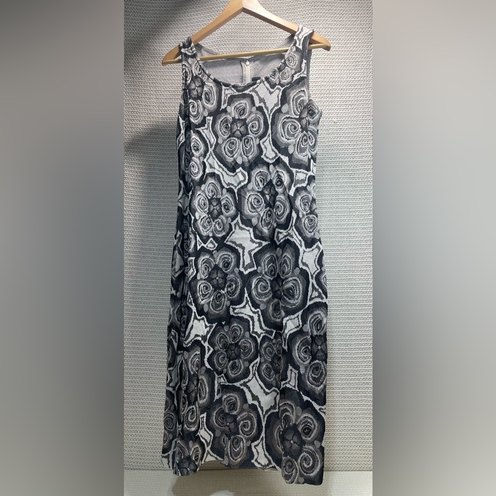 St. John Knit Short Sleeve Dress